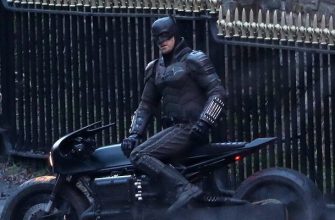 Детальный взгляд на новый мотоцикл Бэтмена из «Флэша»