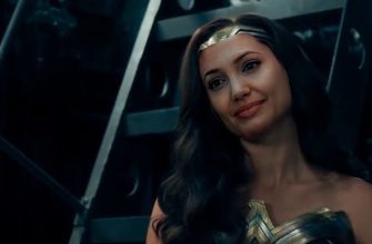 Анджелина Джоли заменила Галь Гадот в роли Чудо-женщине на постере фаната