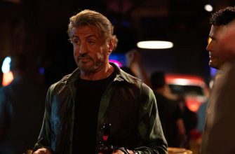 Сильвестр Сталлоне и заменивший его Джейсон Стэйтем в отрывке фильма «Неудержимые 4»