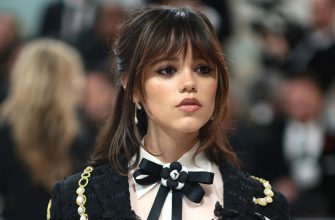 Звезда «Уэнздей» Дженна Ортега снялась в нежной фотосессии в ярких образах